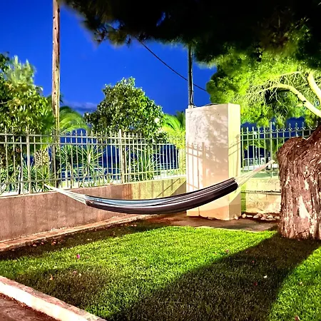 Hébergement de vacances Sofia - Corinthia Agioi Theodoroi (Corinthia)