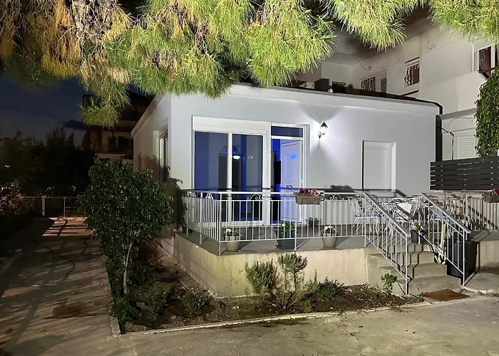 Sofia - Corinthia * Agioi Theodoroi (Corinthia)